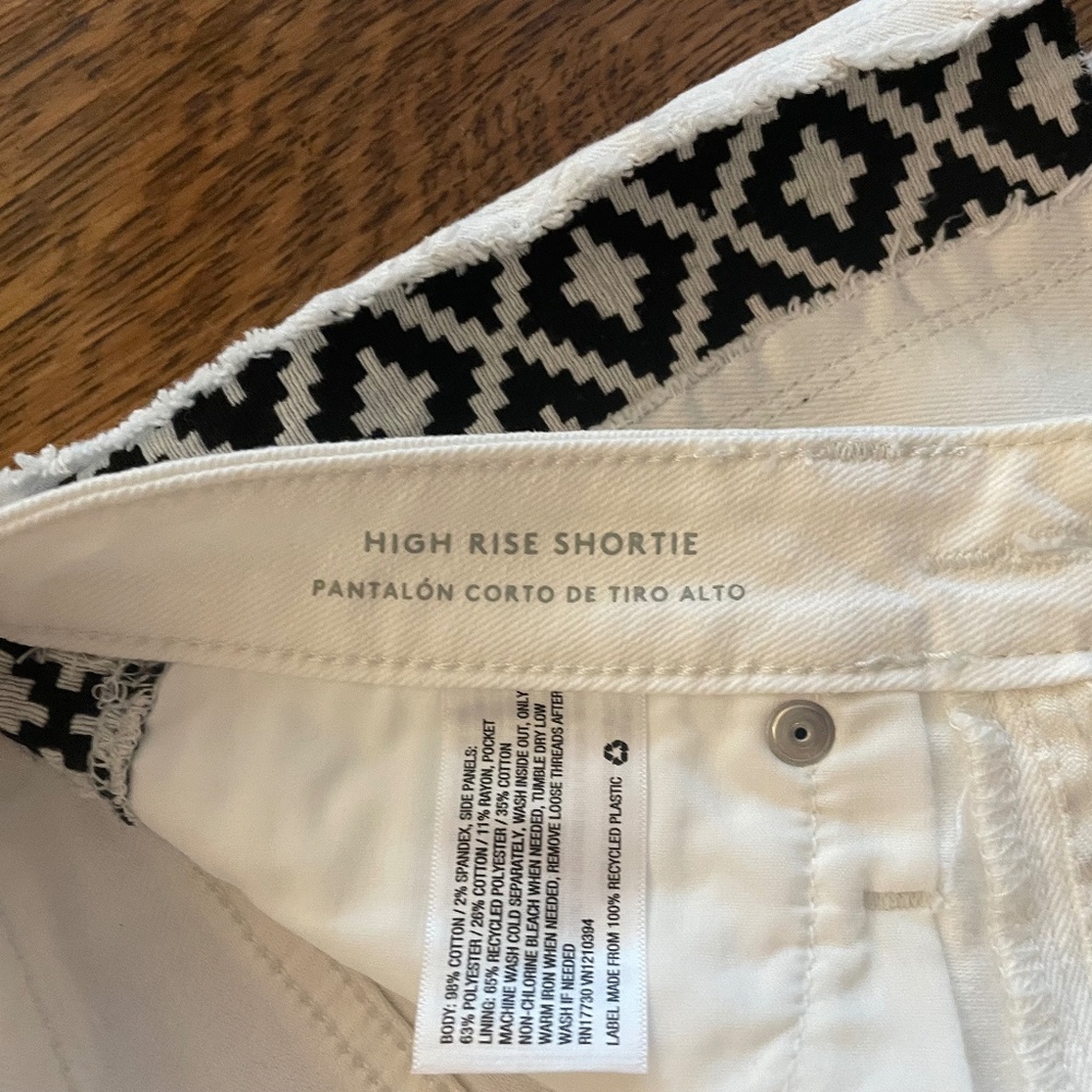 Universal Thread Denim shorts Size 26R/2  White with B & W Details - Picture 4 of 5
